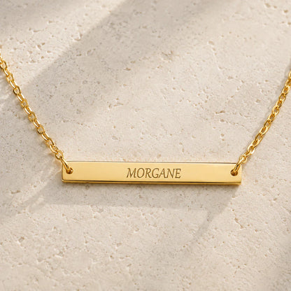 Collier femme gravé, personnalisé avec prénom plaqué or