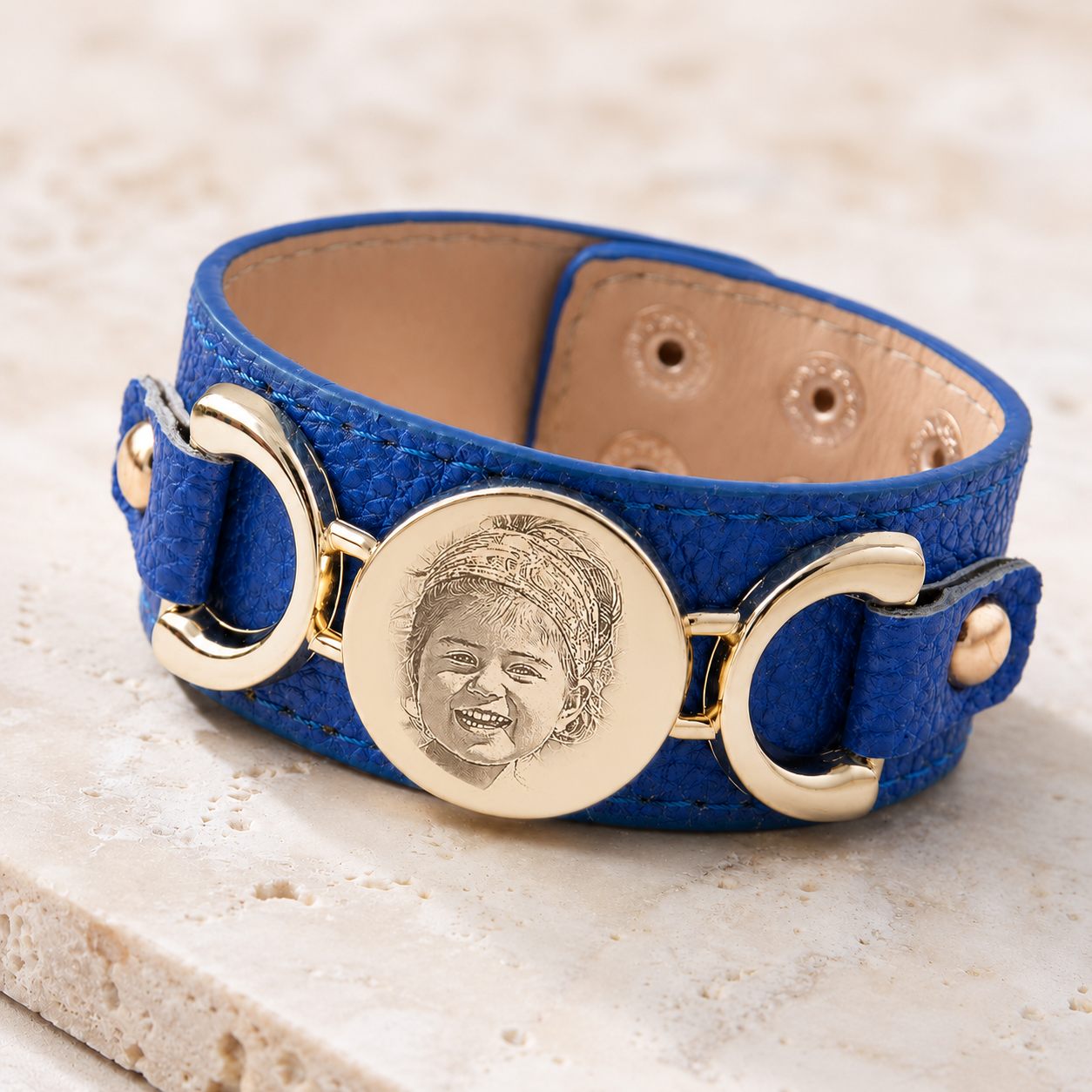 Manchette cuir personnalisée bleue