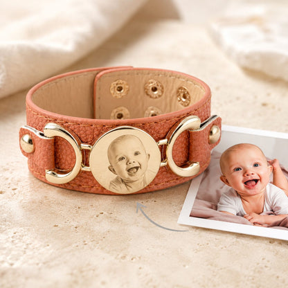 Manchette cuir personnalisée rose gravure photo