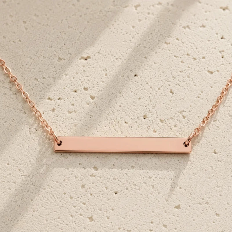 Collier femme gravé, personnalisé avec prénom plaqué or rose, plaque vierge